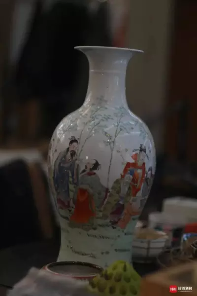 花瓶碎了再怎么修补也回不到原来(4)