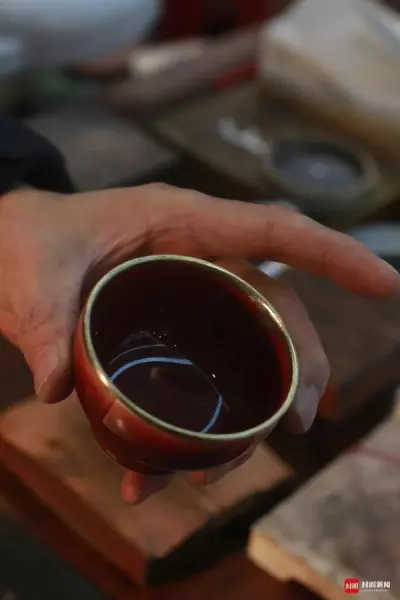 花瓶碎了再怎么修补也回不到原来(8)