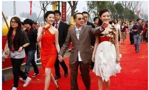 梁咏琪蛋糕门是怎么回事儿(16)
