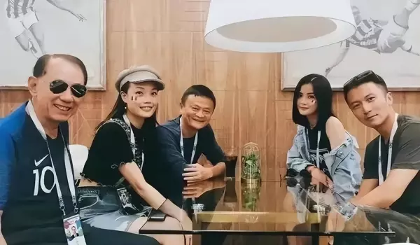 梁咏琪蛋糕门是怎么回事儿(3)