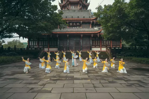 烟雨入江南山水如墨染什么歌(1)