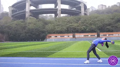 实心球的动作要领及训练方法(2)