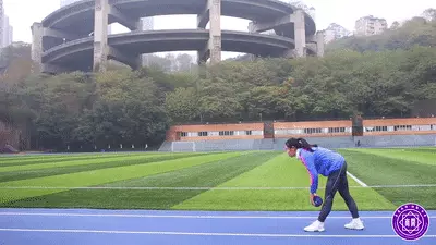 实心球的动作要领及训练方法(4)