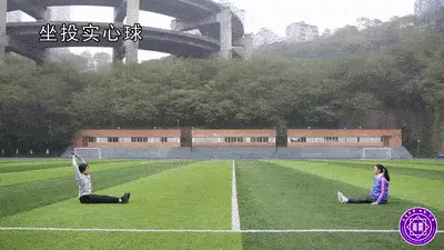 实心球的动作要领及训练方法(9)