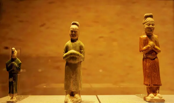 唐三彩工艺品适合当家居摆件吗(1)