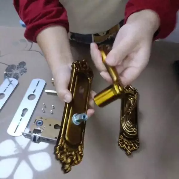 不锈钢防盗门锁安装方法(1)