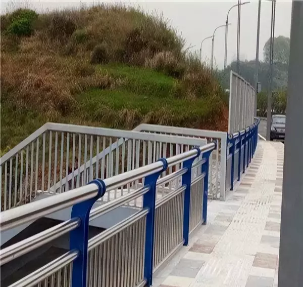 黄金护栏跟锌钢护栏的区别(2)