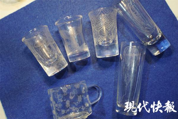 工艺师常用什么来雕刻玻璃.