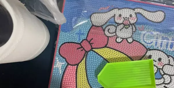 钻石画贴好后,怎样防止掉钻(1)