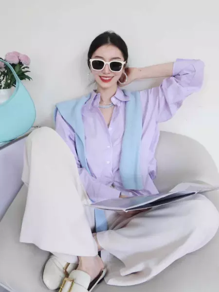 天蓝色配什么颜色好看洋气高级女(14)