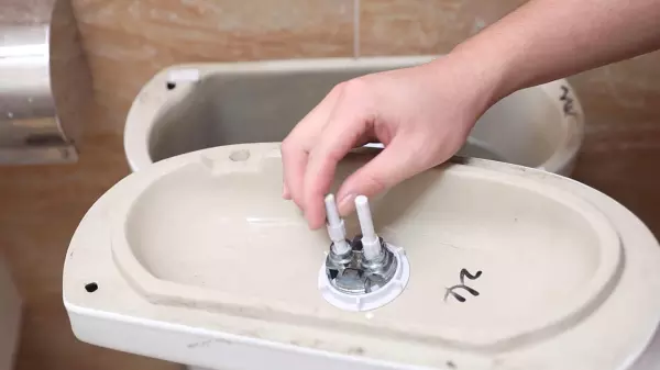 智能坐便器冲水没有劲怎么办(19)