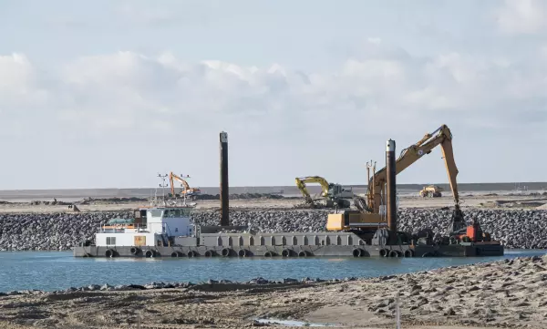 软弱地基是由高压缩性土层构成的地基,其中不包括哪类地基土(1)