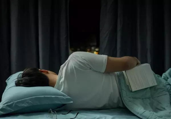 照镜子和手机拍照哪个是最真实的自己(1)