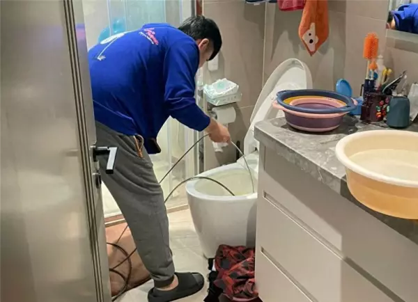 马桶堵塞怎么办小妙招快速解决(1)