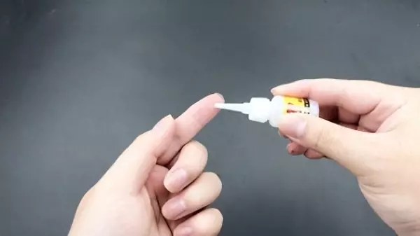 大力胶用什么方法可以弄掉(1)