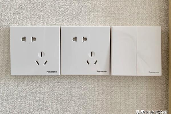 九孔插座底盒可以装五孔插座吗.