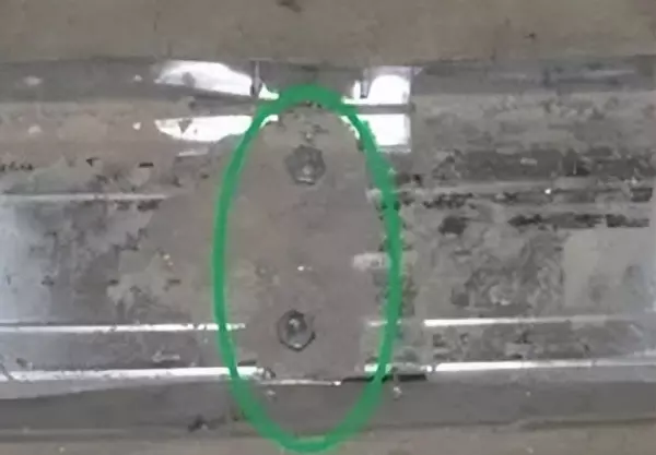 竖龙骨与天地龙骨链接用龙骨钳固定可以吗(1)