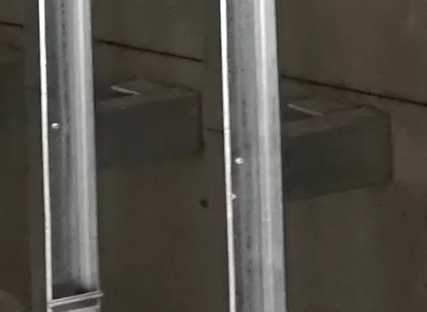 竖龙骨与天地龙骨链接用龙骨钳固定可以吗(3)