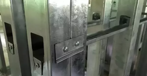 竖龙骨与天地龙骨链接用龙骨钳固定可以吗(5)