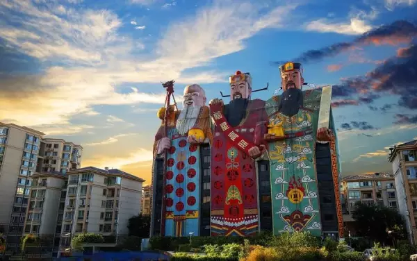 最牛违建“盘古大观”龙头被拆除 曾多次入选“中国十大最丑建筑” 网友:改完后没有特色了(1)