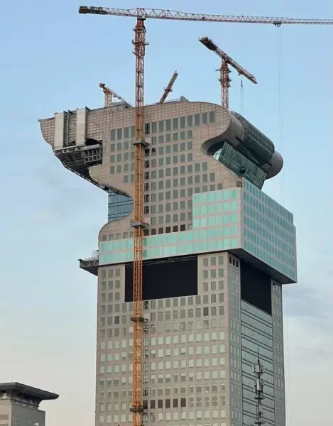 最牛违建“盘古大观”龙头被拆除 曾多次入选“中国十大最丑建筑” 网友:改完后没有特色了(6)