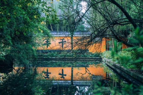 南冠客思深中的南冠指的是什么.