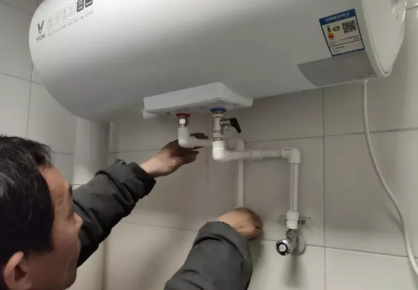 热水器增压泵安装在进水口还是出水口(3)