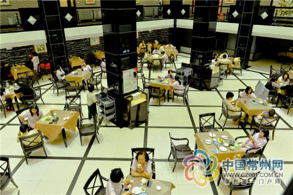 泰盈八千里对面是什么小区.