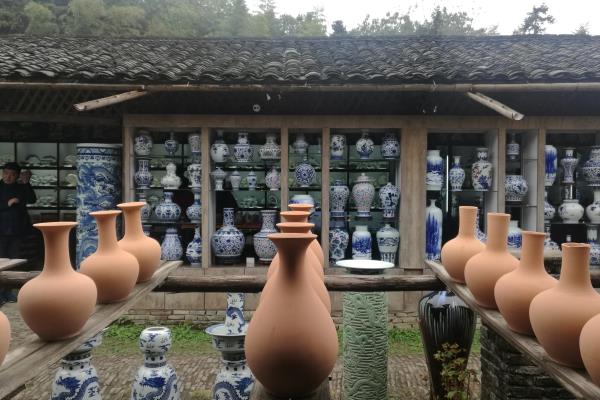 中国陶瓷城和国贸哪个好.
