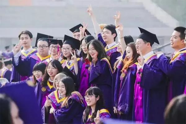 大学延时毕业一年还算应届生吗(3)