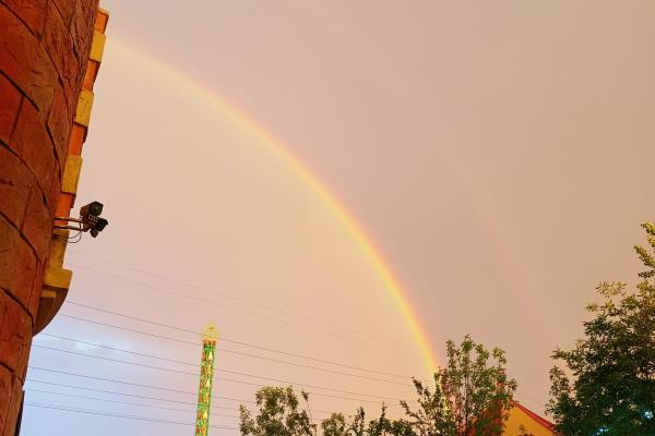 童话说雨后会有一道彩虹是什么歌.