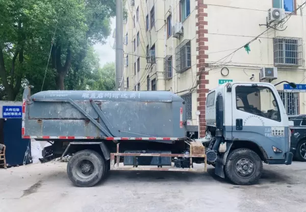 装修垃圾怎么处理可以直接堆放至小区垃圾点吗(9)
