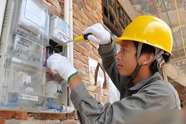 接电线是先接火线还是先接零线.