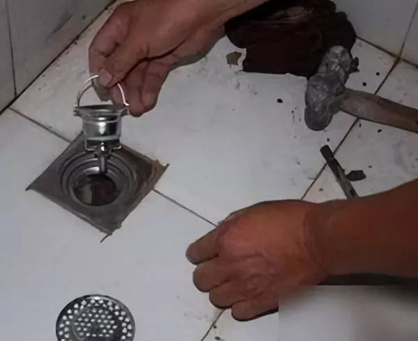 卫生间下水道地漏怎么更换(1)