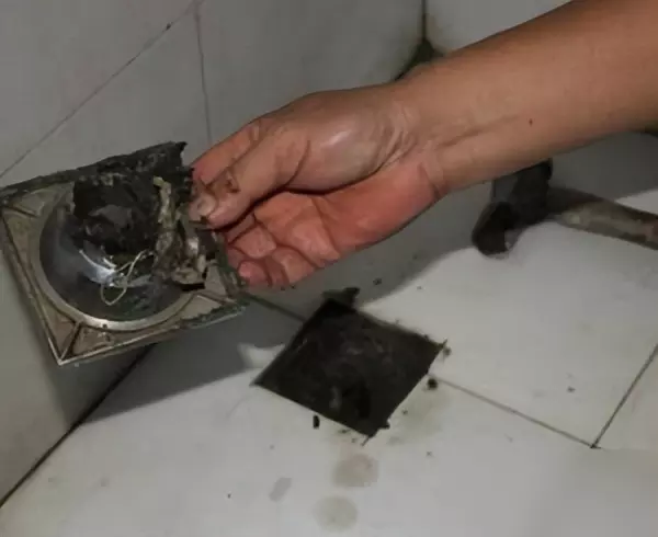 卫生间下水道地漏怎么更换(4)