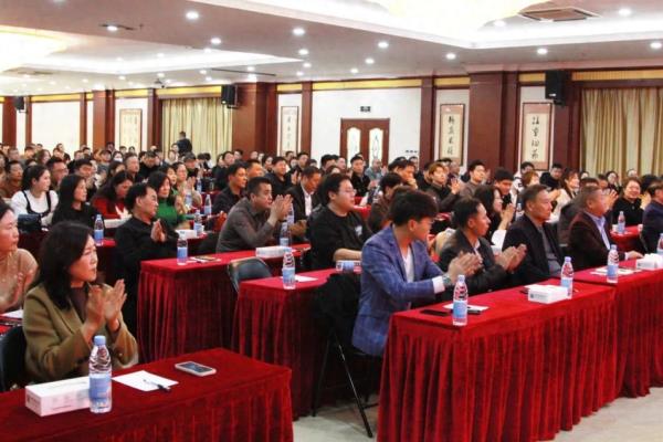 中至信家具厂家在哪里.