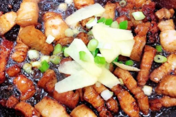 菜品要有什么的颜色和什么的香味.