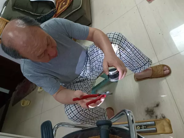 旋转椅子怎么固定轮子不转(16)