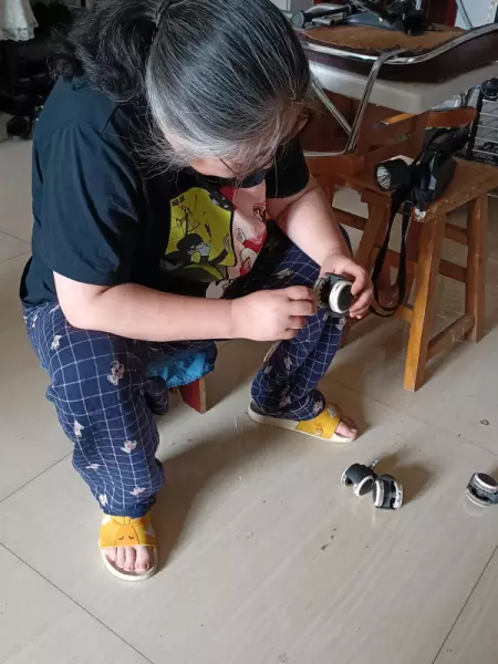 旋转椅子怎么固定轮子不转(18)