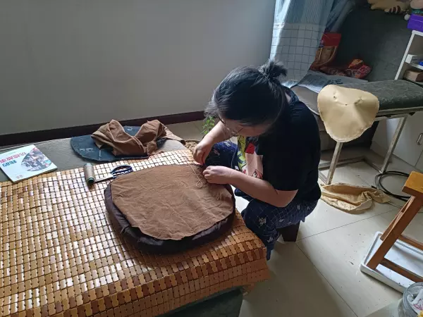 旋转椅子怎么固定轮子不转(7)