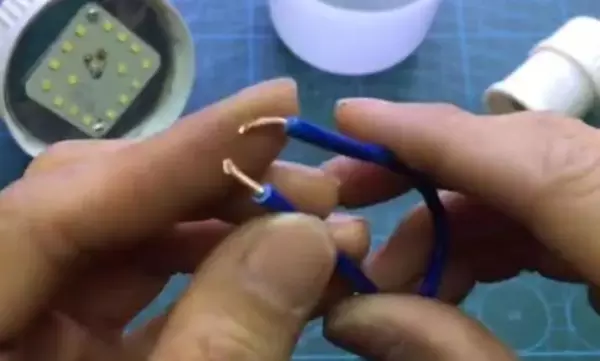 小器鬼led灯坏了怎么修(5)