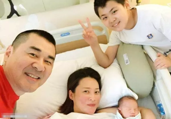 蒋勤勤发布离婚声明是真的吗(14)